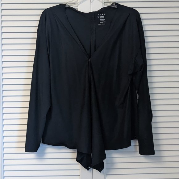 ADAY That's A Wrap Top - Picture 4 of 7